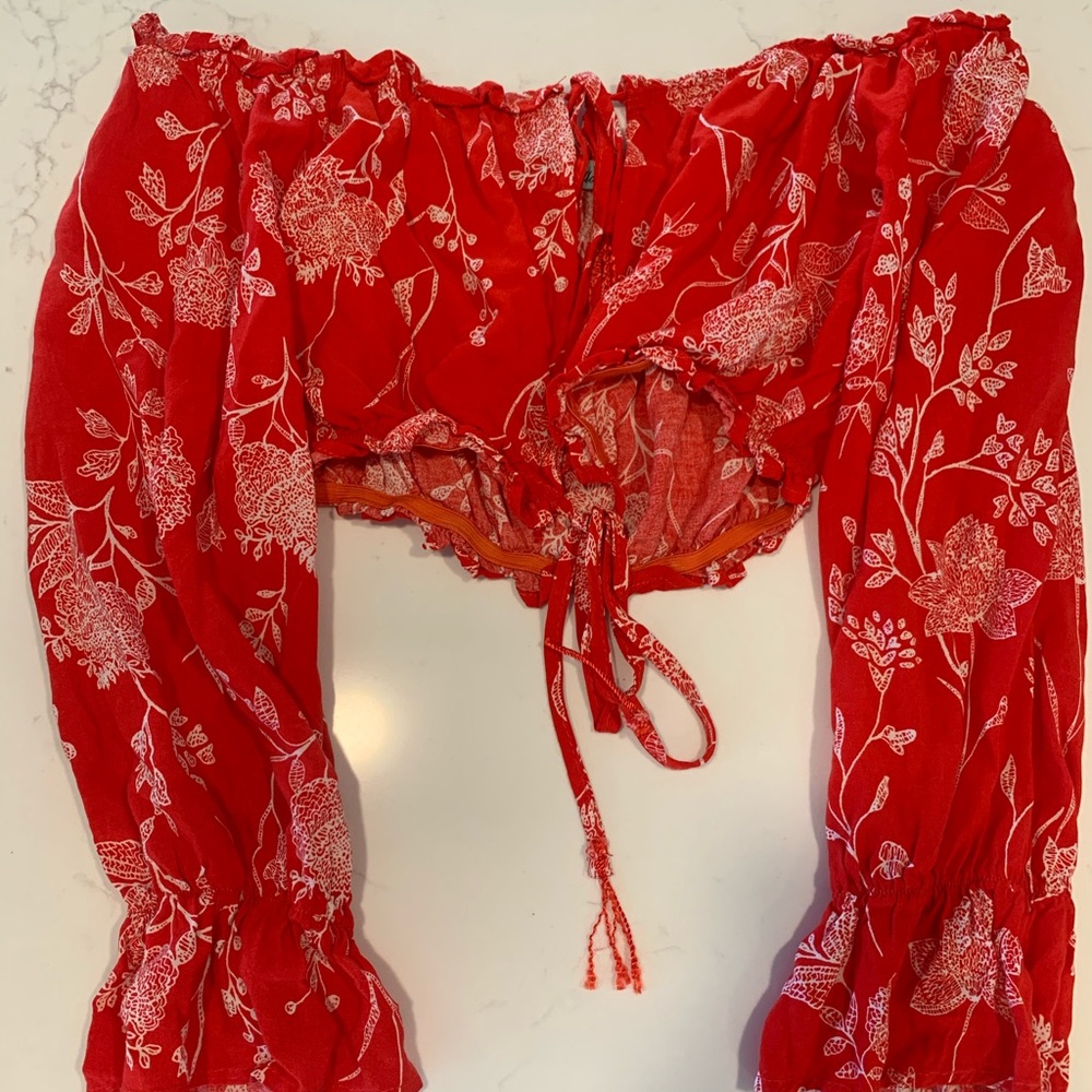 Red and white long sleeve crop top